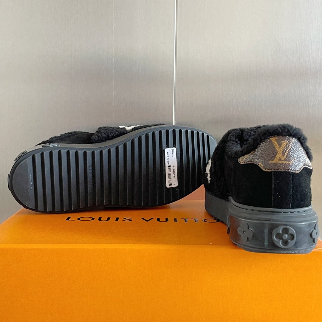 Louis Vuitton Women's Time Out Sneaker Black For Women LV 1AADTK - Soul Replicas