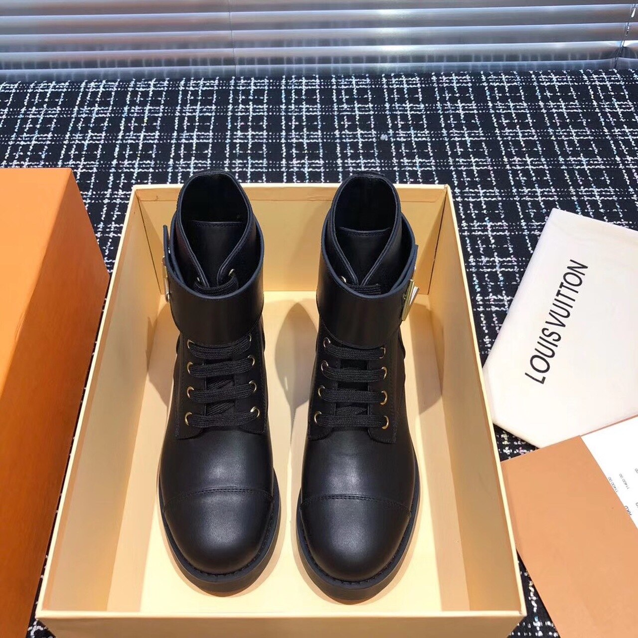 Louis Vuitton Wonderland Flat Ranger Calfskin Leather Fall/Winter Collection Black - Soul Replicas
