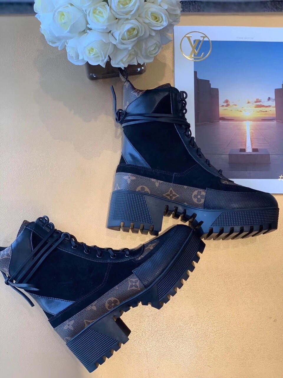 Louis Vuitton Laureate Desert Boots Calfskin Leather Fall/Winter 2020 Collection 1A4XXZ Black/Brown - Soul Replicas
