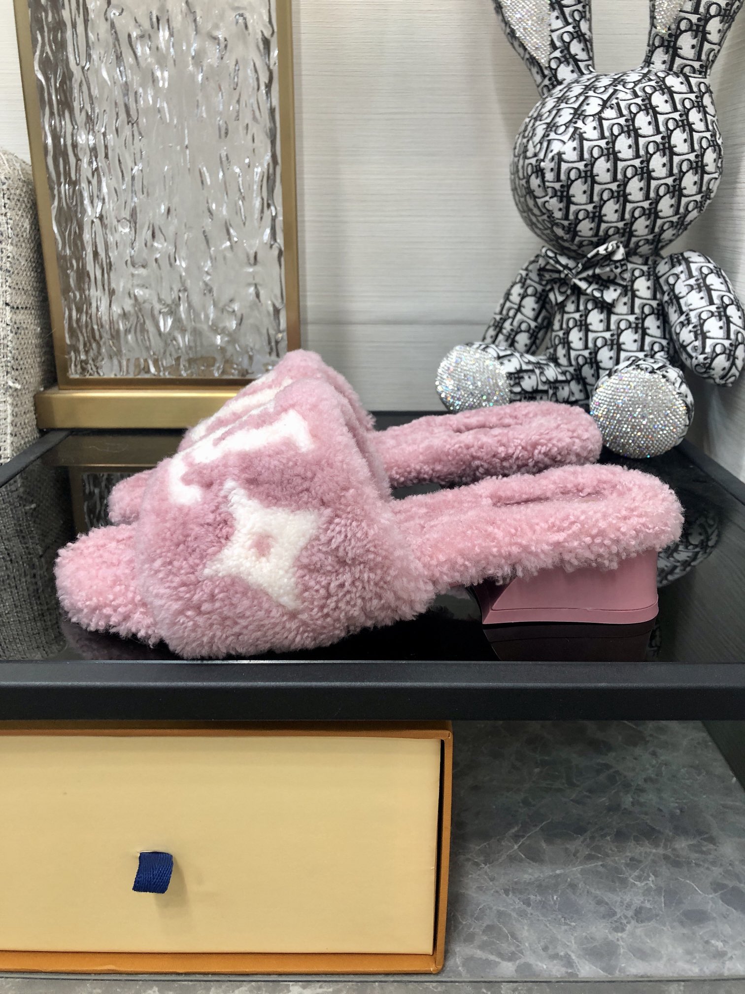 Louis Vuitton Women's Magnetic Mule Light Pink For Women LV - Soul Replicas