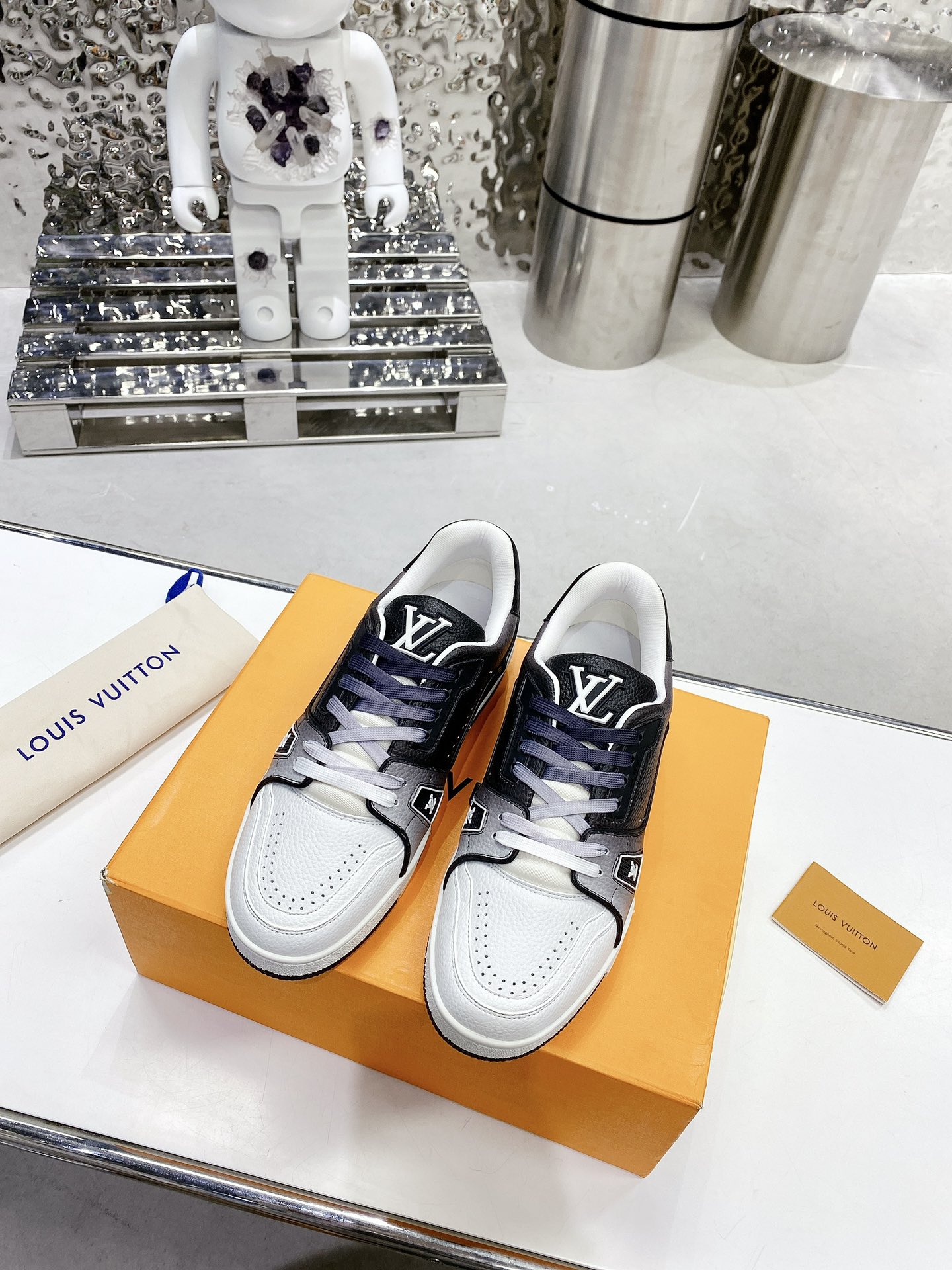 Louis Vuitton Women's LV Trainers Black For Women LV - Soul Replicas