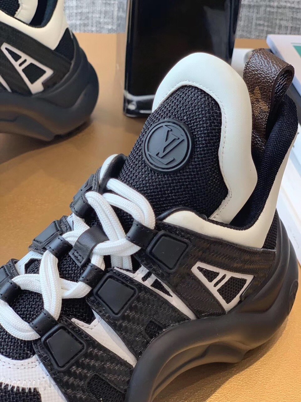 Louis Vuitton Archlight Sneakers Calfskin Leather Fall/Winter Collection Black/White - Soul Replicas