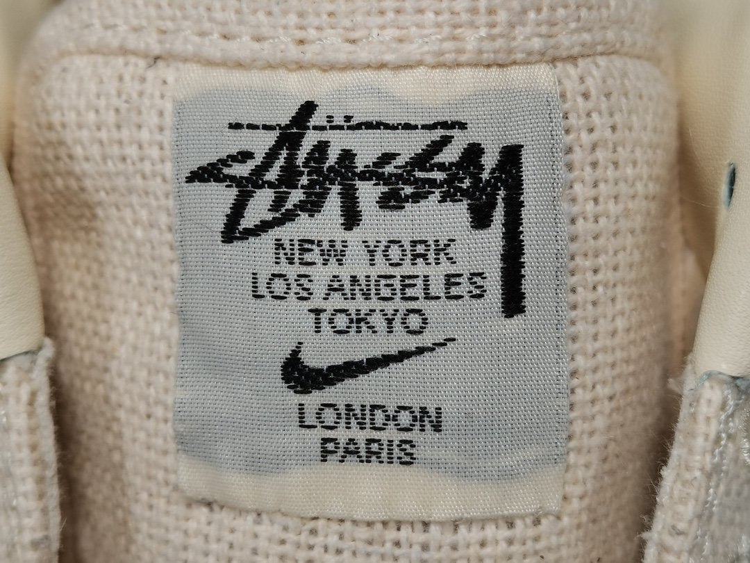 NIKE AIR FORCE 1 x STUSSY FOSSIL - Soul Replicas