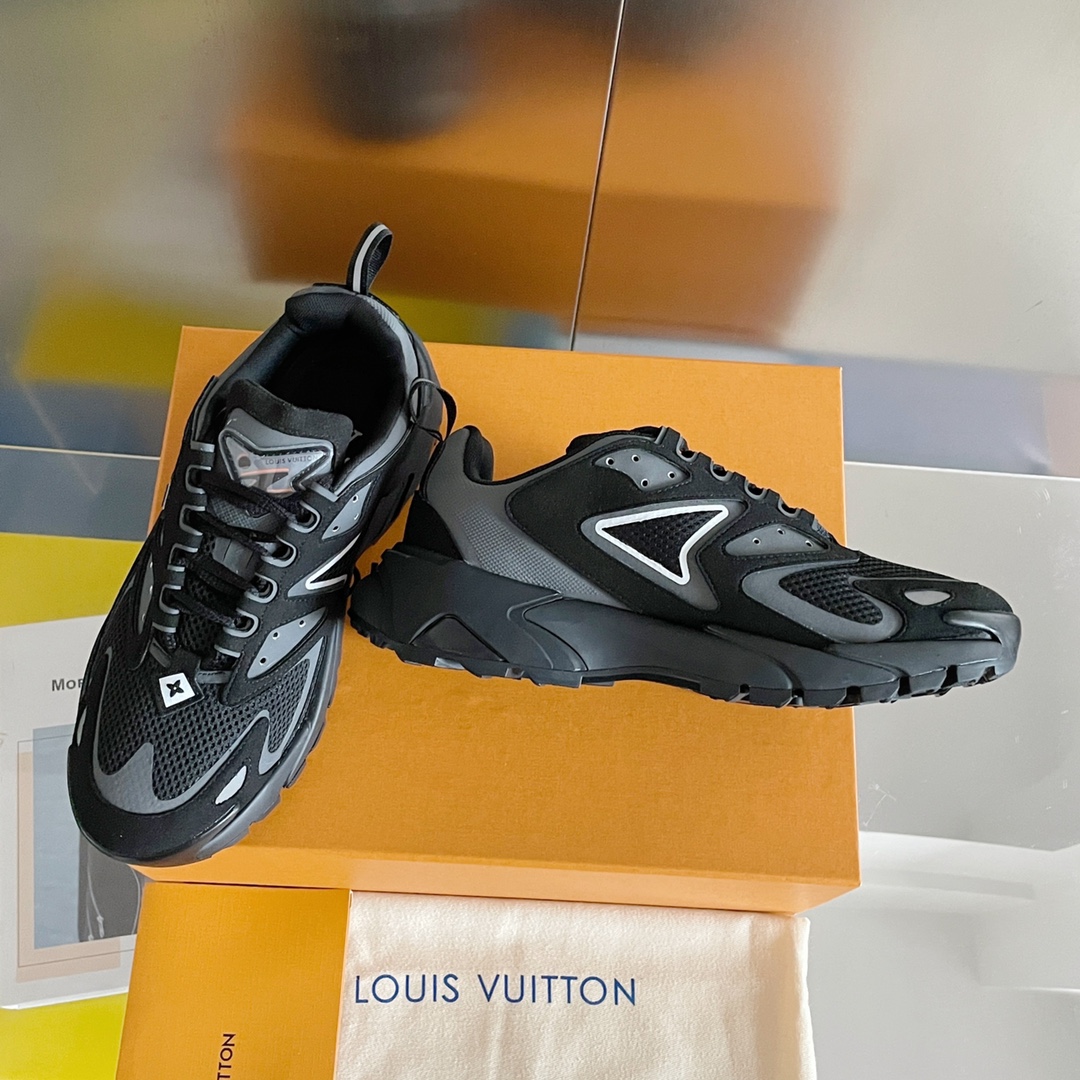 Louis Vuitton Women's LV Runner Tatic Sneaker Black For Women LV 1A9UNT - Soul Replicas