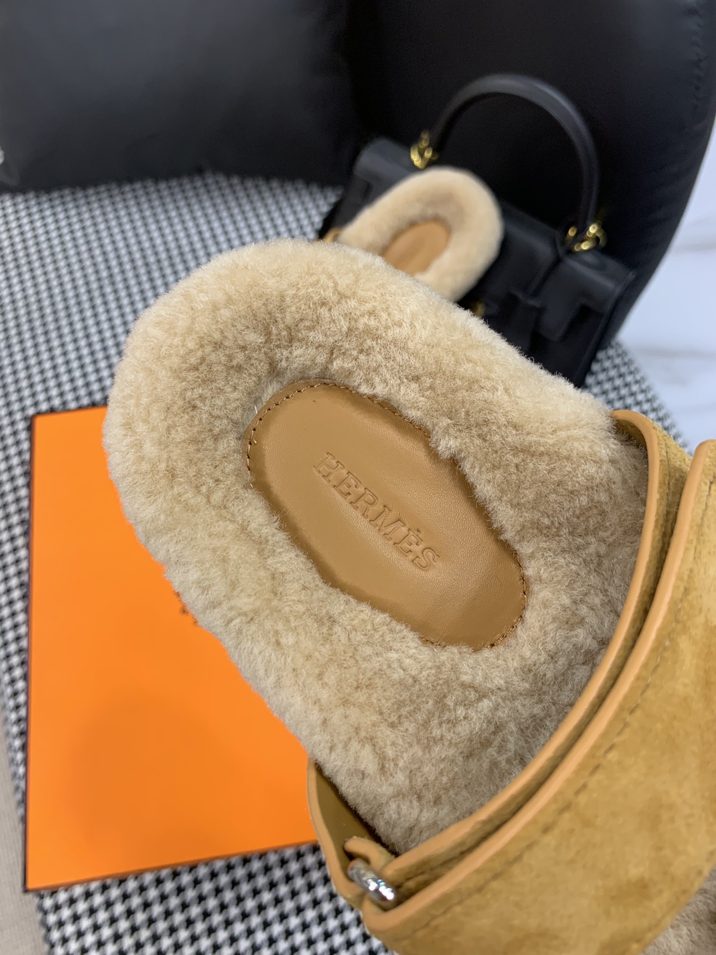 Hermes Chypre Sandal Yellow For Women - Soul Replicas