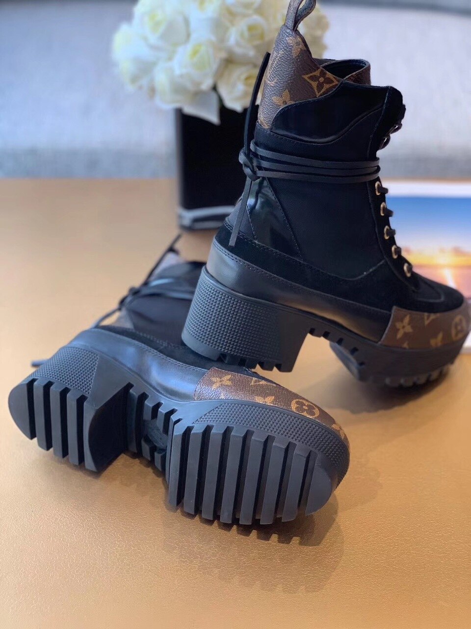 Louis Vuitton Laureate Desert Boots Calfskin Leather Fall/Winter 2020 Collection 1A4XXZ Black/Brown - Soul Replicas