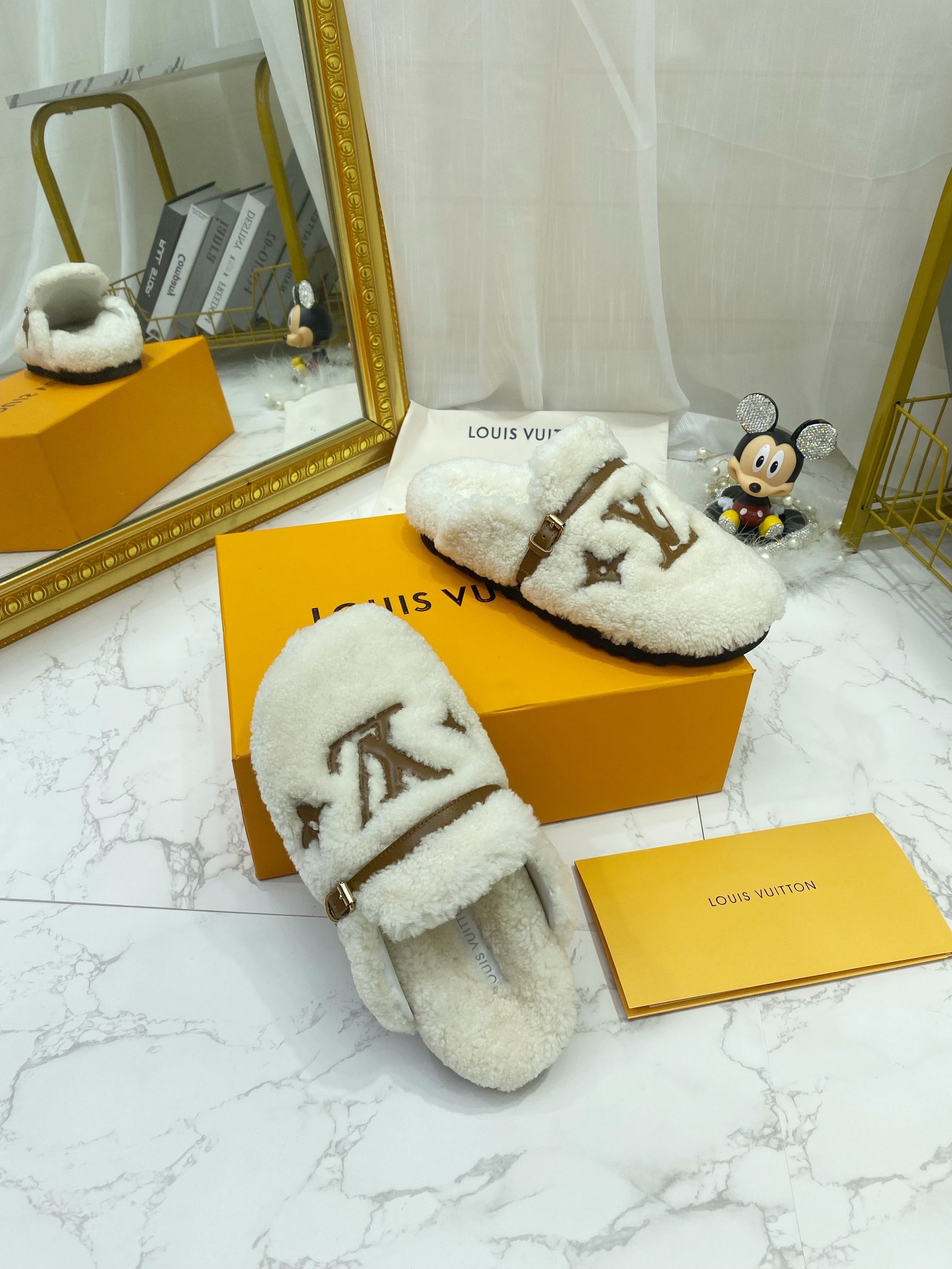 Louis Vuitton Women's Winterbreak Flat Comfort Mule White For Women LV - Soul Replicas