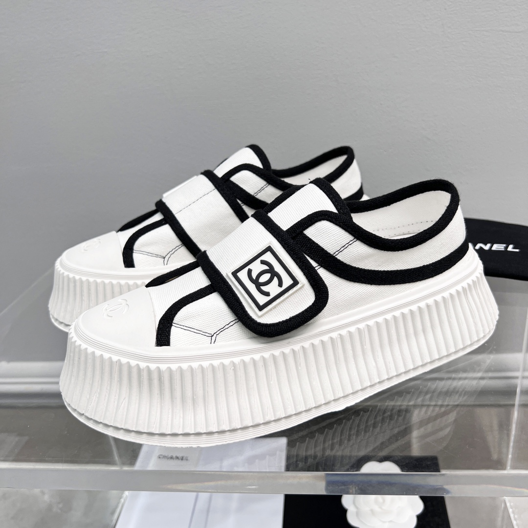 CHANEL WOMEN's Sneakers White For Women - Soul Replicas