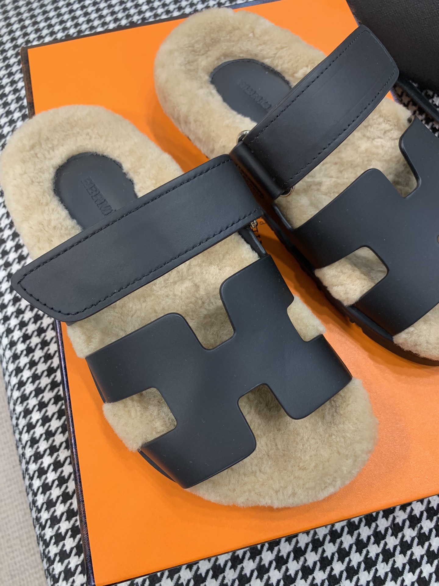 Hermes Chypre Sandal Black For Women - Soul Replicas