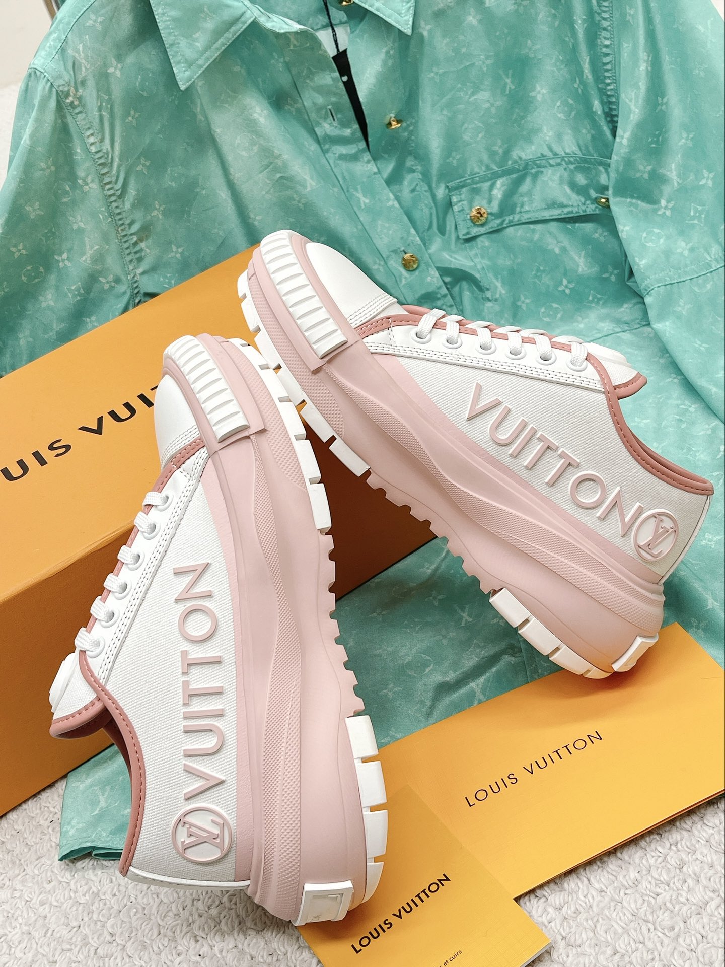 Louis Vuitton Women's LV Squad Sneaker Pink For Women LV 1AACW0 - Soul Replicas