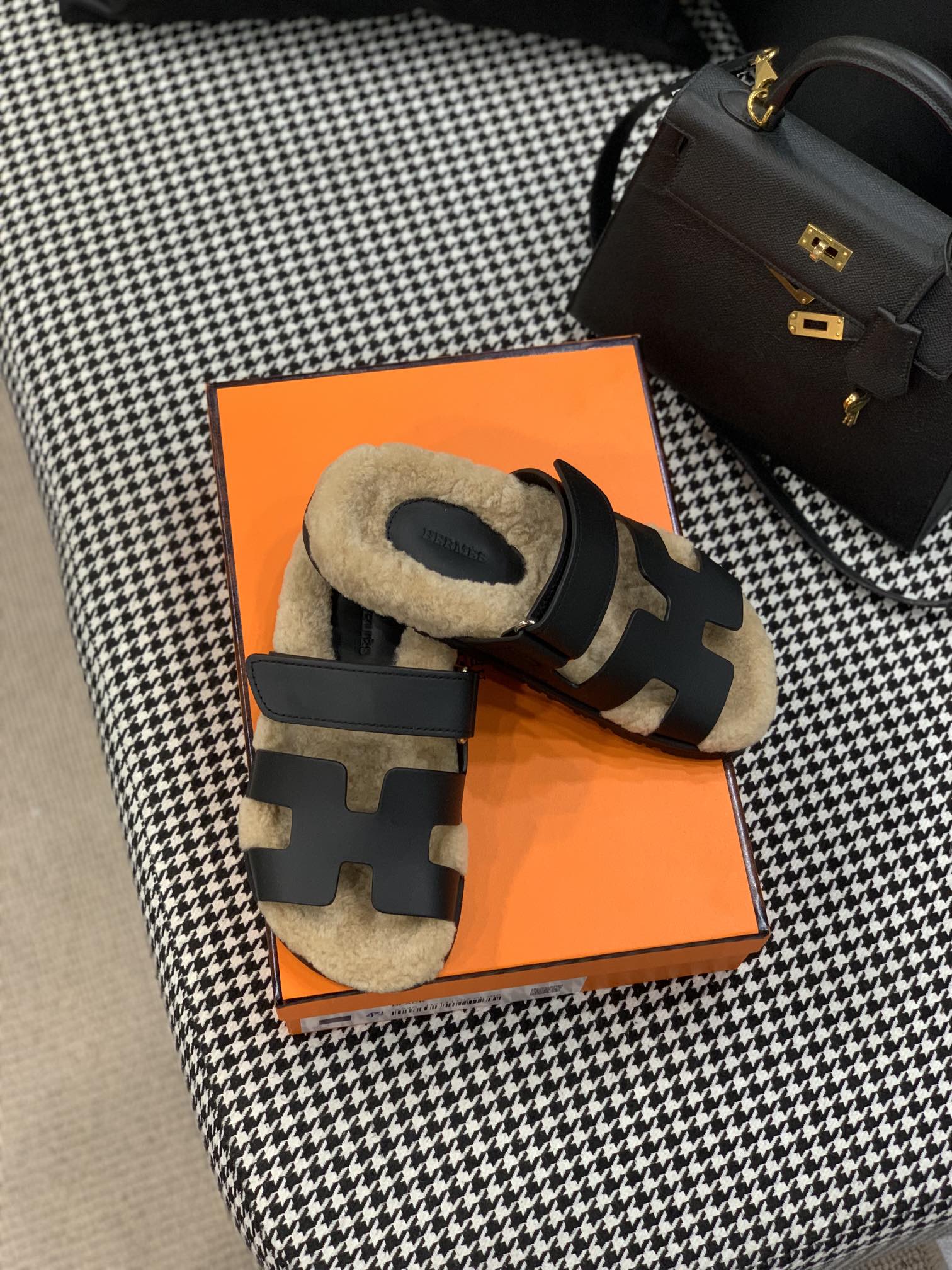 Hermes Chypre Sandal Black For Women - Soul Replicas