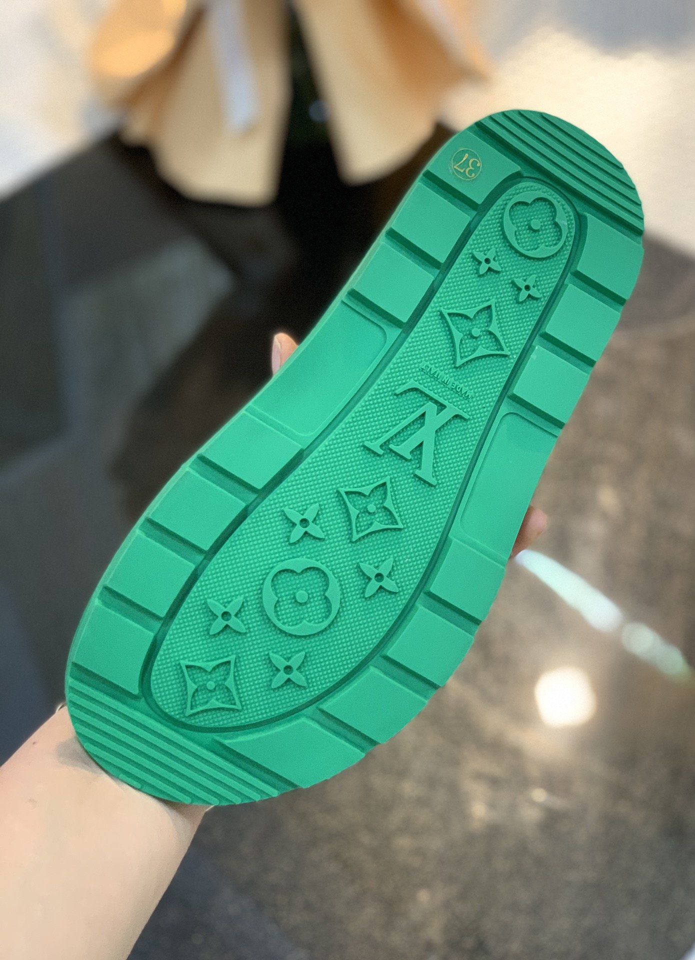 Louis Vuitton Women's Paseo flat Comfort Sandal Green For Women LV - Soul Replicas