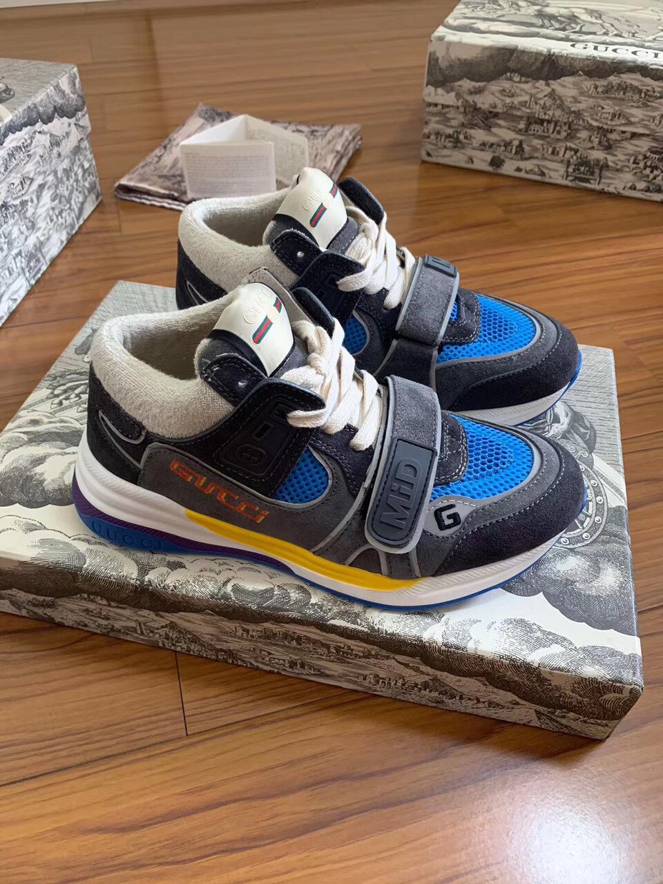 Gucci Ultrapace Mid-Top Sneakers Calfskin Leather Spring/Summer Collection. Black/Blue - Soul Replicas