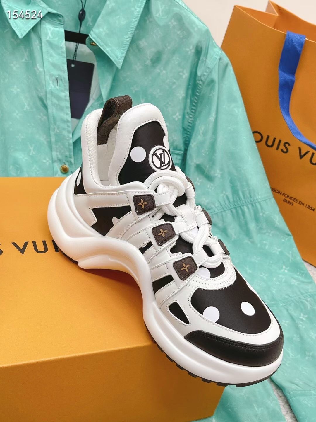 Louis Vuitton Women's LV Archlight Sneaker Black For Women LV - Soul Replicas