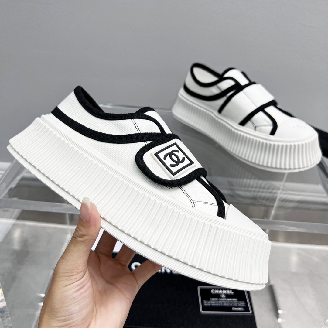CHANEL WOMEN's Sneakers White For Women - Soul Replicas