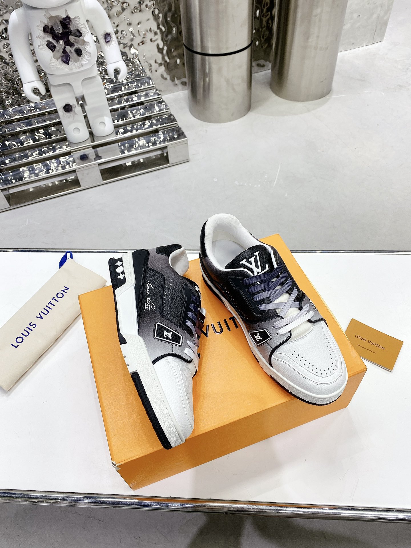 Louis Vuitton Women's LV Trainers Black For Women LV - Soul Replicas