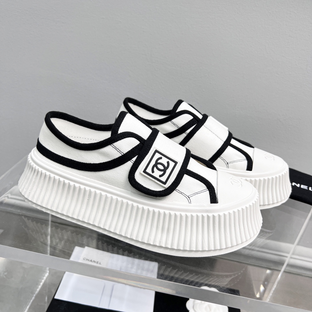 CHANEL WOMEN's Sneakers White For Women - Soul Replicas