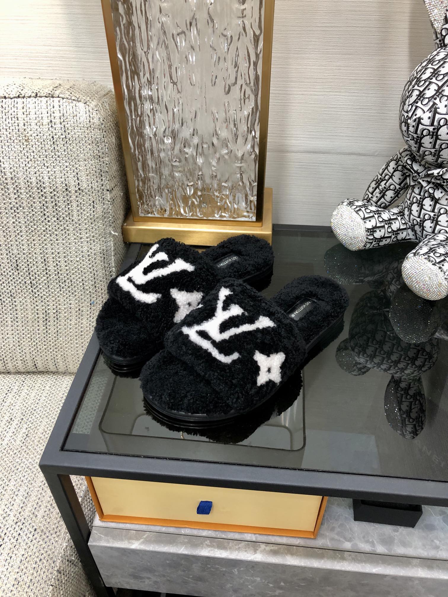 Louis Vuitton Women's Magnetic Flat Mule Black For Women LV - Soul Replicas