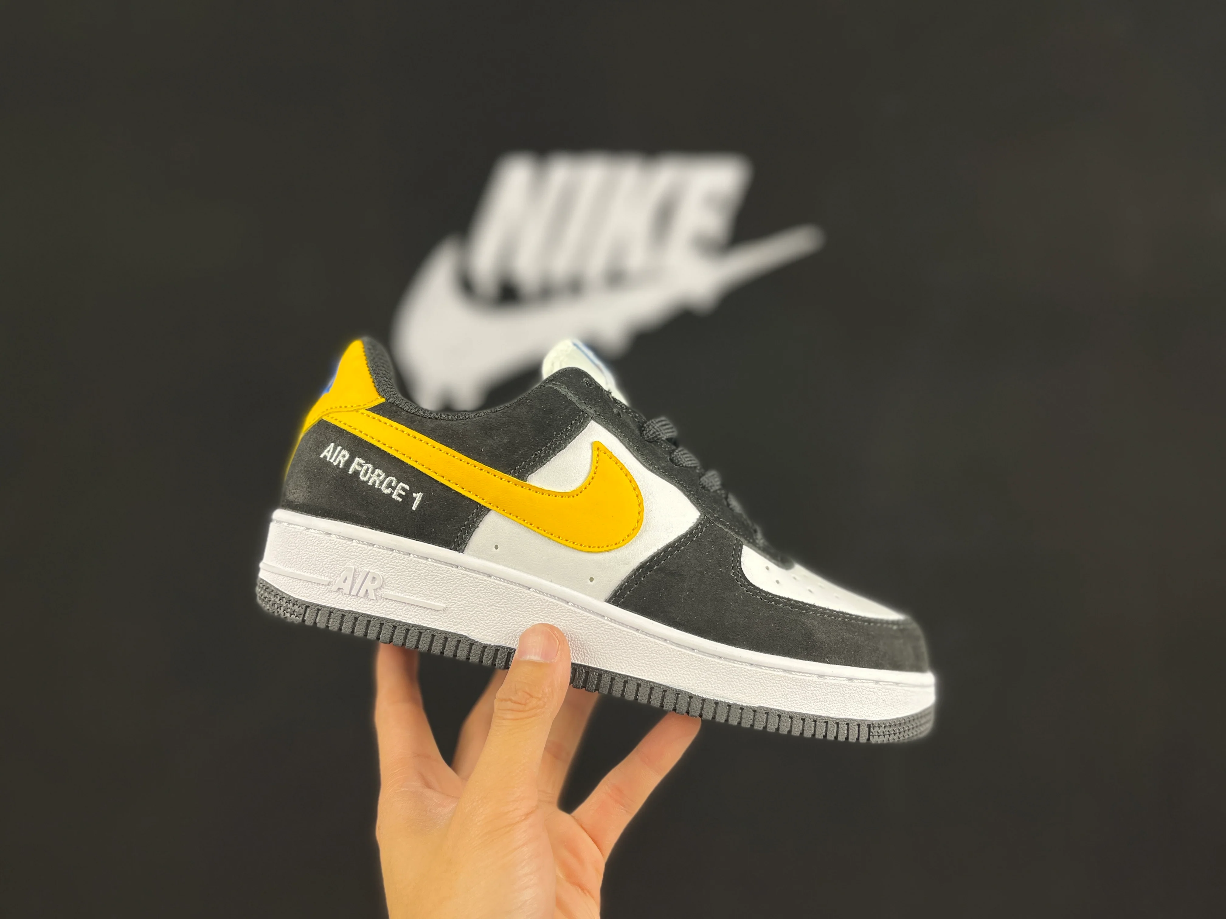 NIKE AIR FORCE 1 Low 