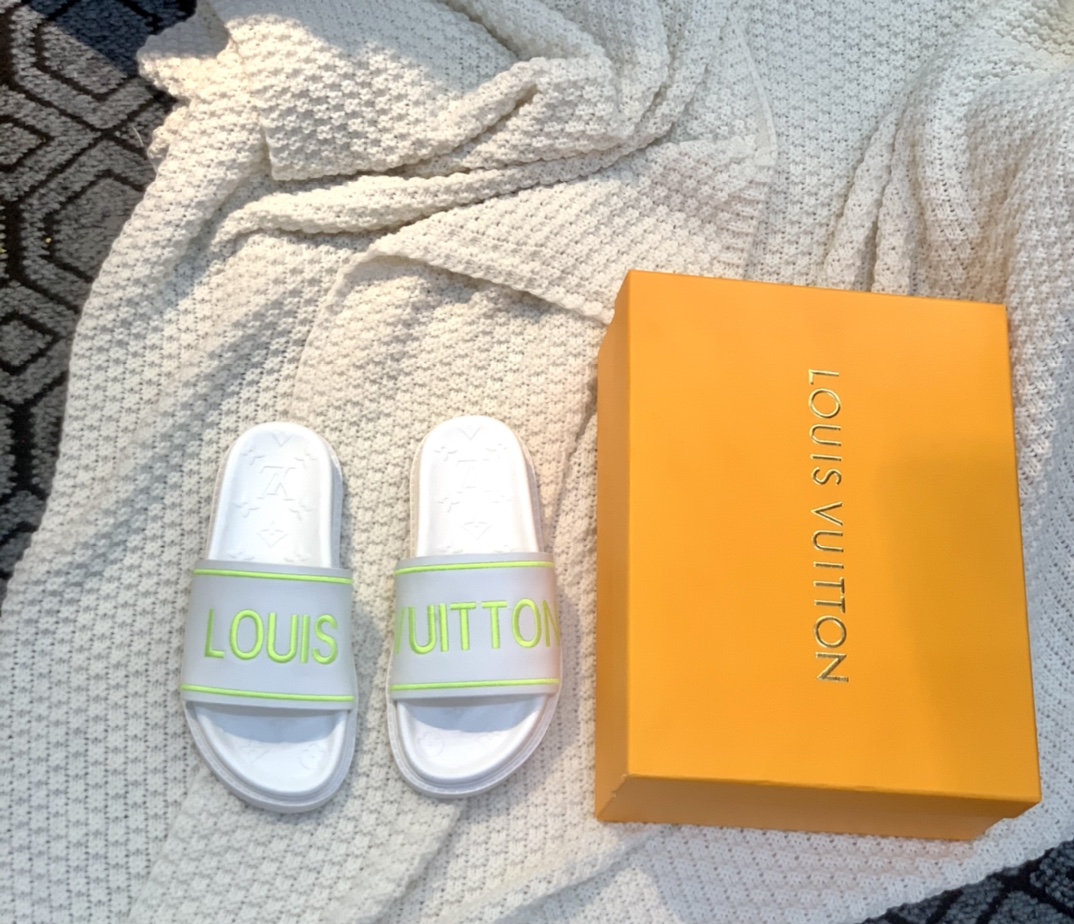 Louis Vuitton Women's Pool Pillow Flat Comfort Mule White For Women LV - Soul Replicas