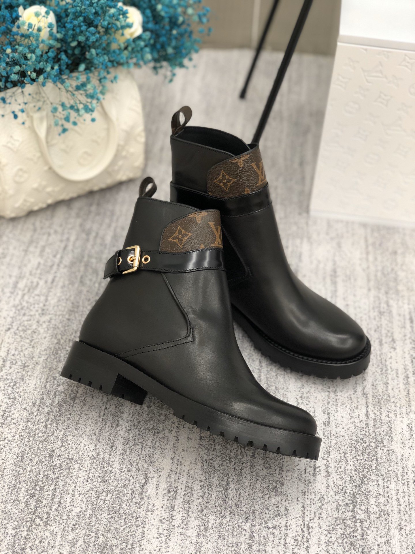 Louis Vuitton Discovery Flat Ankle Boot Black For Women LV - Soul Replicas