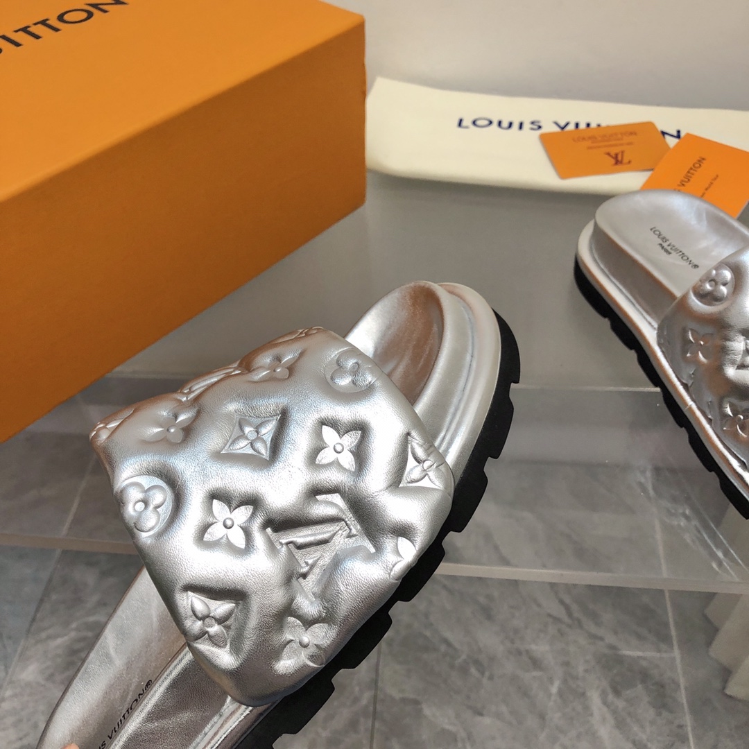 Louis Vuitton Women's Pool Pillow Flat Comfort Mule Sliver For Women LV 1AACEM - Soul Replicas