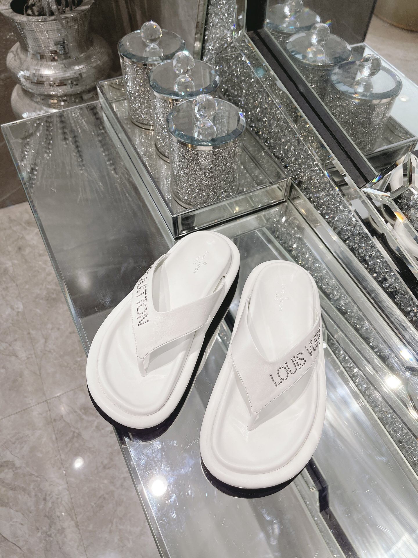 Louis Vuitton Women's The Pool Pillow Flat Comfort Thong White For Women LV 1AABFK - Soul Replicas