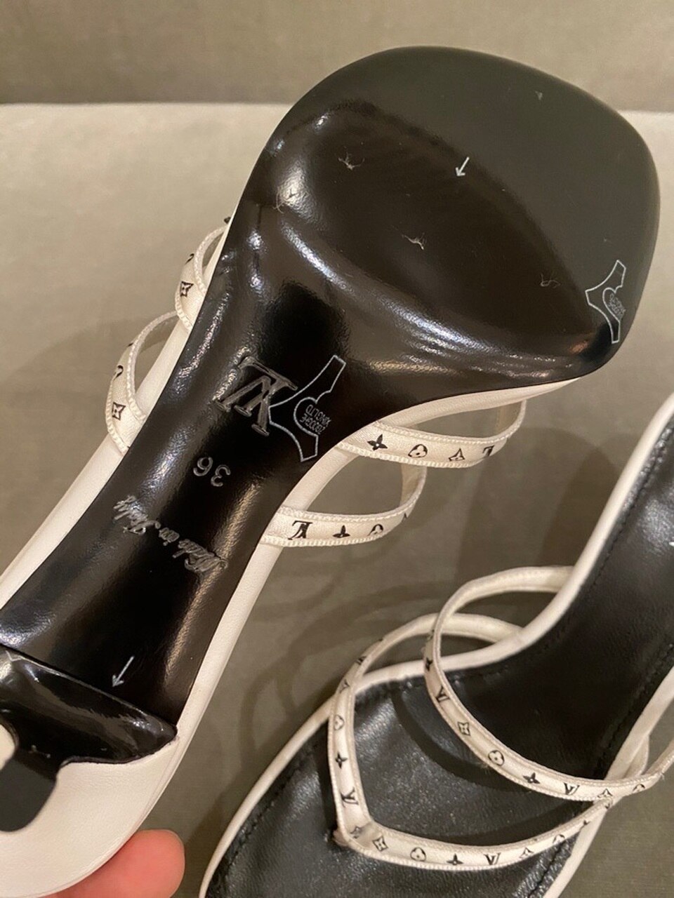 Louis Vuitton Citizen Sandals Calfskin Leather Spring/Summer Collection 1A7RYA White - Soul Replicas