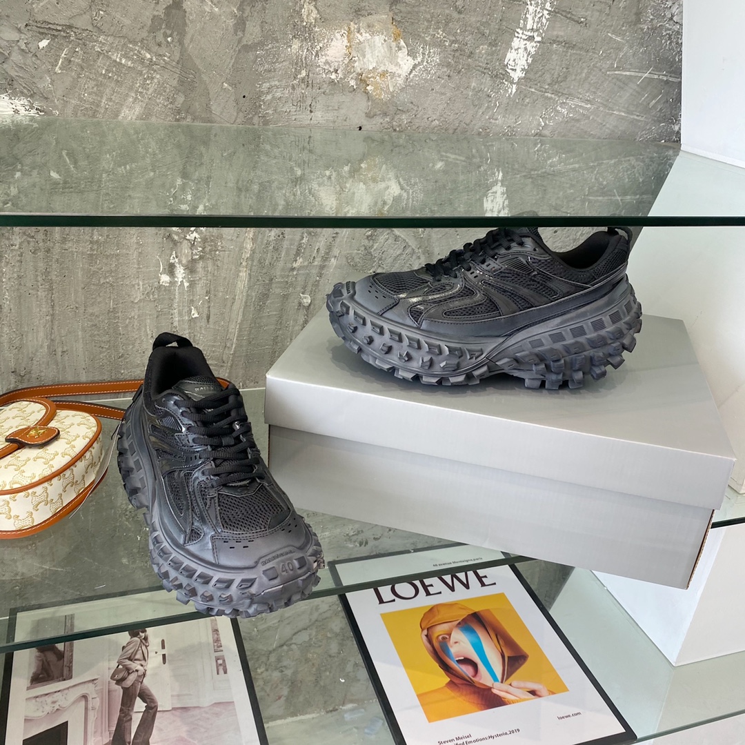 Balenciaga Defender Trainers Black For Women 685611W2RA61000 - Soul Replicas