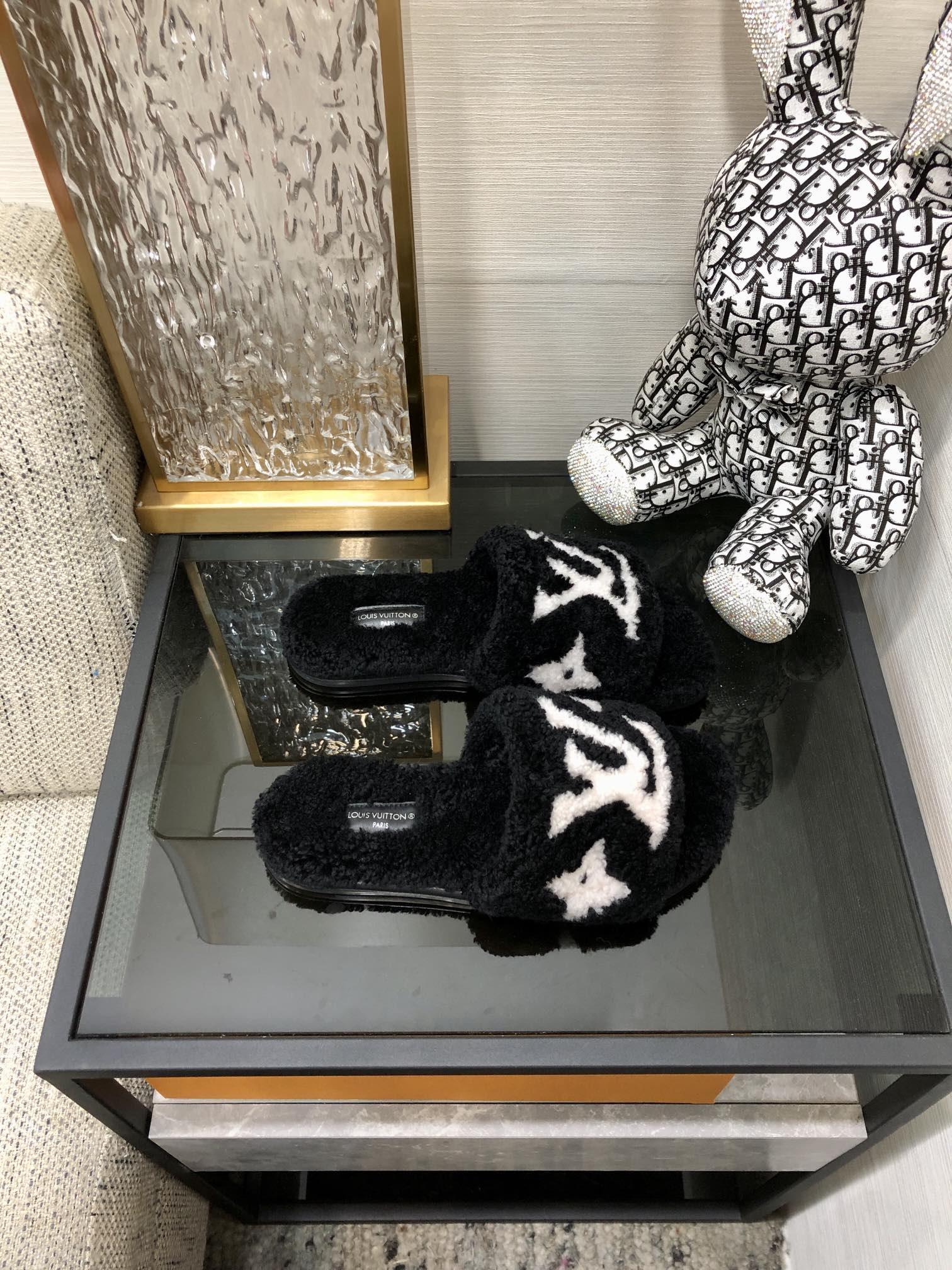 Louis Vuitton Women's Magnetic Flat Mule Black For Women LV - Soul Replicas