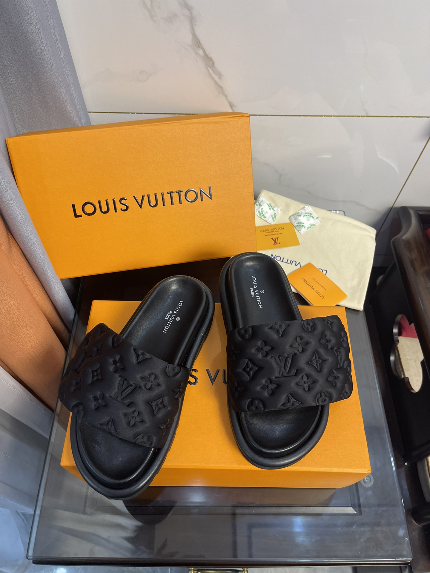 Louis Vuitton Women's Pool Pillow Comfort Flat Mule Black For Women LV 1AA1EF - Soul Replicas