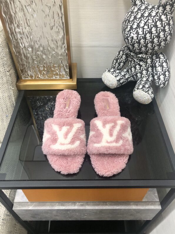 Louis Vuitton Women's Magnetic Mule Light Pink For Women LV - Soul Replicas