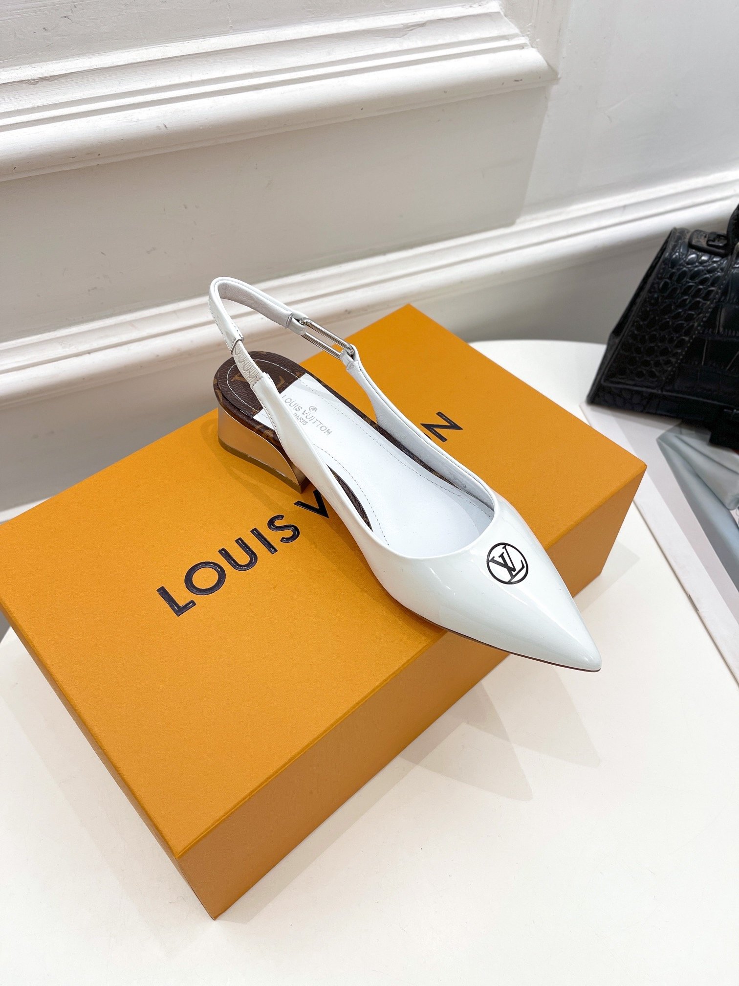 Louis Vuitton Magnetic Slingback Pump White For Women LV - Soul Replicas
