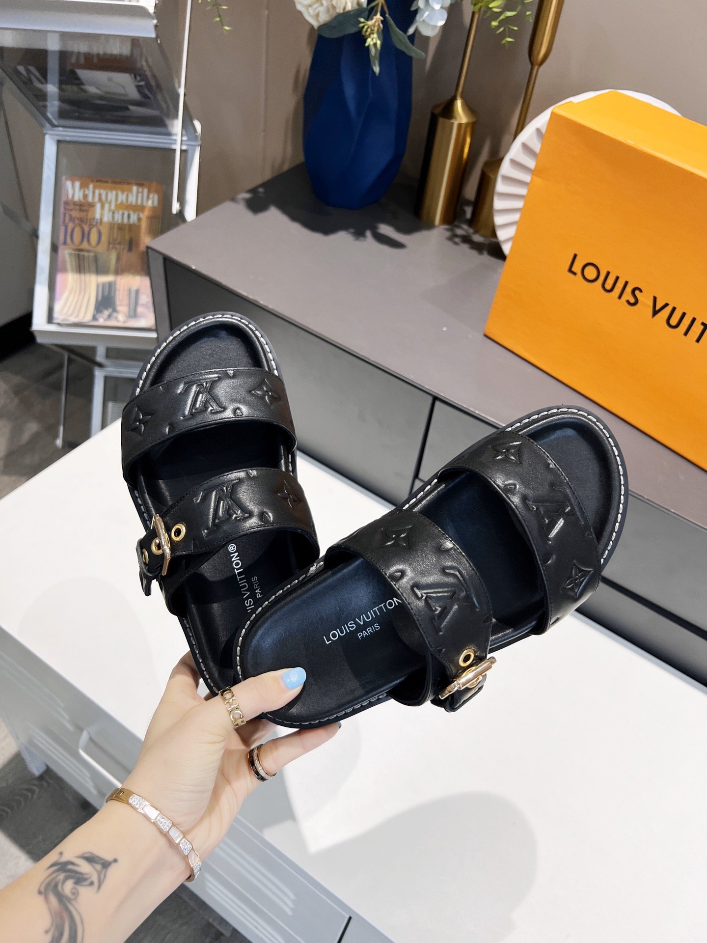 Louis Vuitton Women's Bom Dia Flat Mule Black For Women LV - Soul Replicas