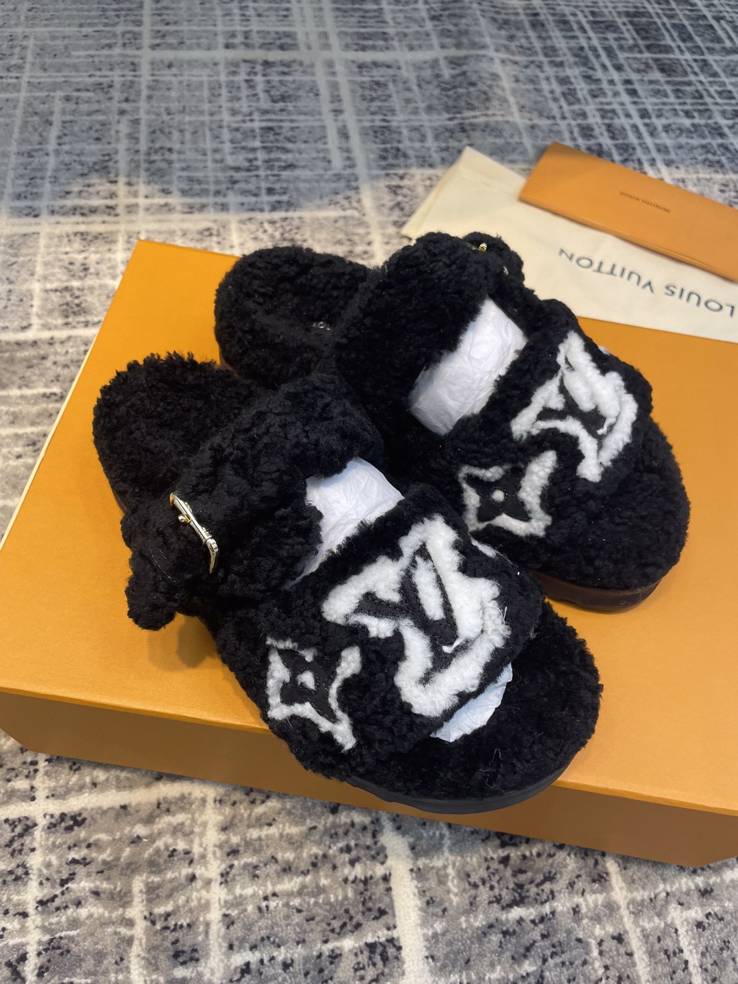 Louis Vuitton Women's Paseo Flat Comfort Mule Black For Women LV 1AACR8 - Soul Replicas