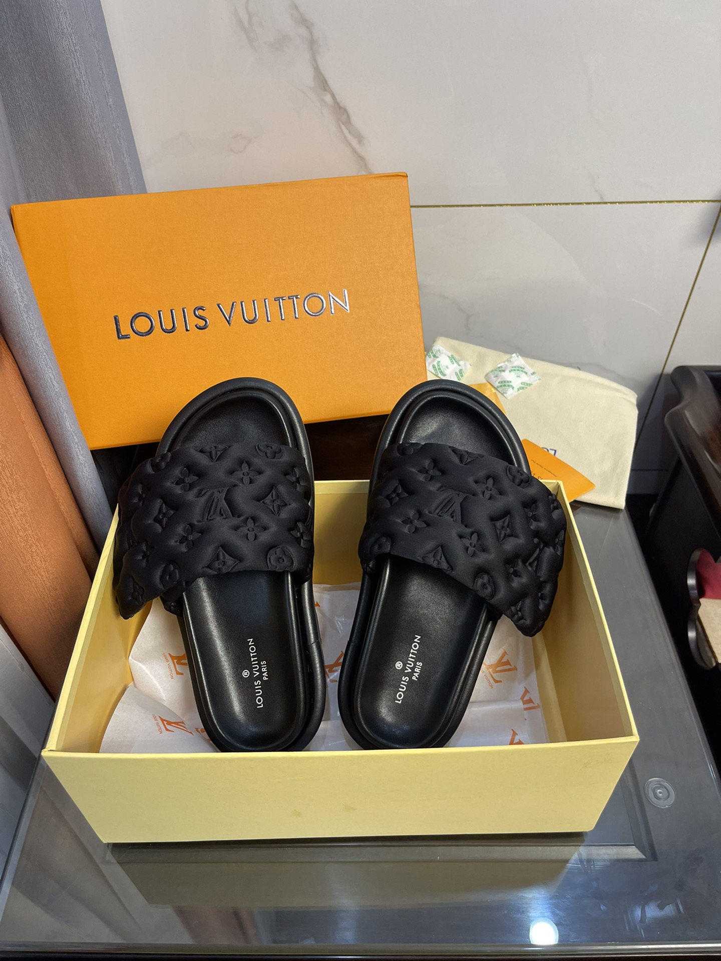 Louis Vuitton Women's Pool Pillow Comfort Flat Mule Black For Women LV 1AA1EF - Soul Replicas