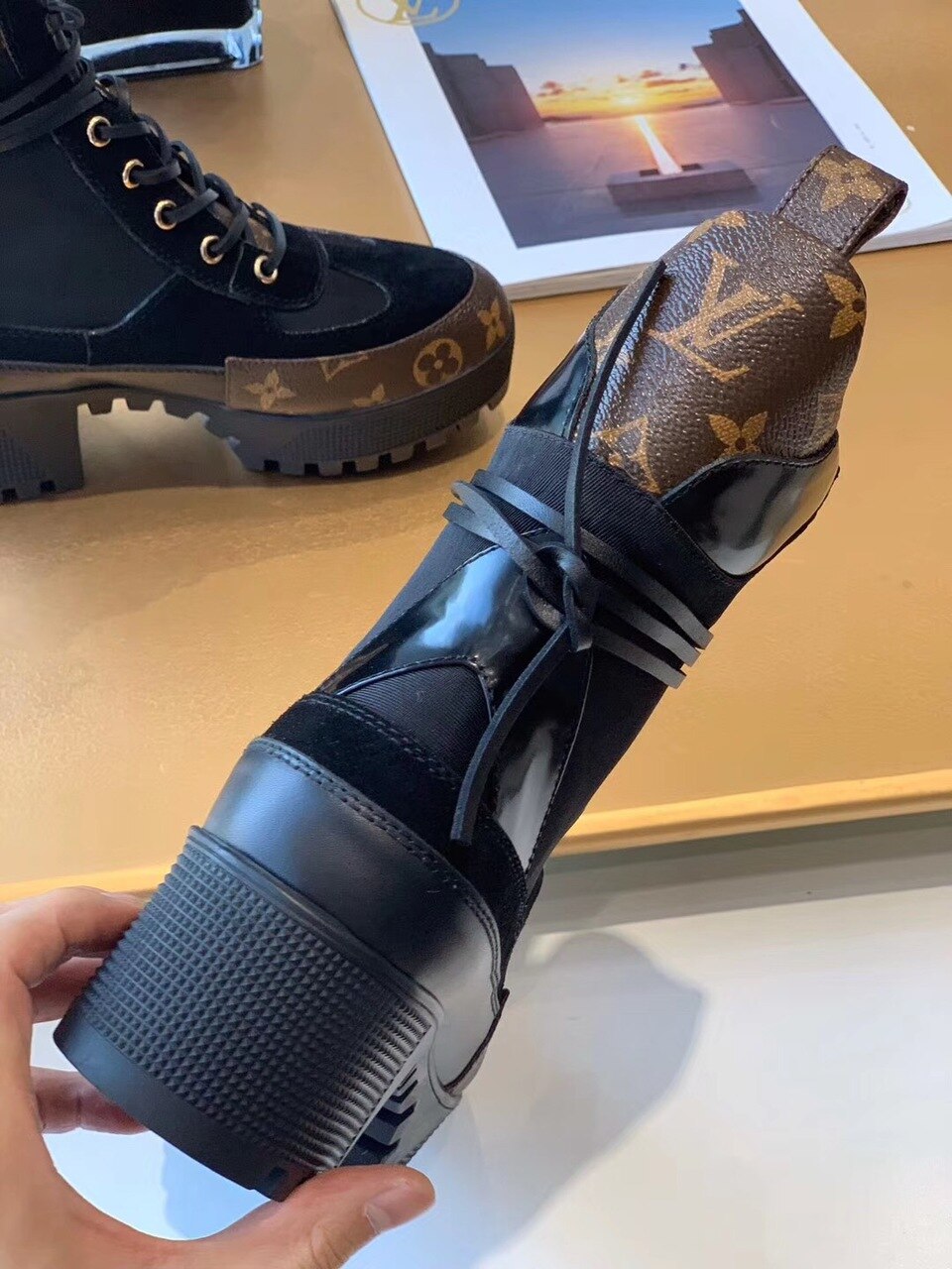 Louis Vuitton Laureate Desert Boots Calfskin Leather Fall/Winter 2020 Collection 1A4XXZ Black/Brown - Soul Replicas