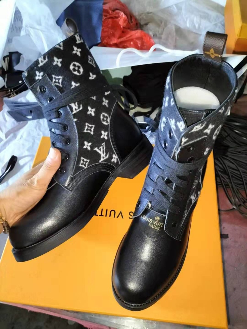 Louis Vuitton Metropolis Flat Ranger Monogram Denim Black For Women LV 1A9RPZ - Soul Replicas