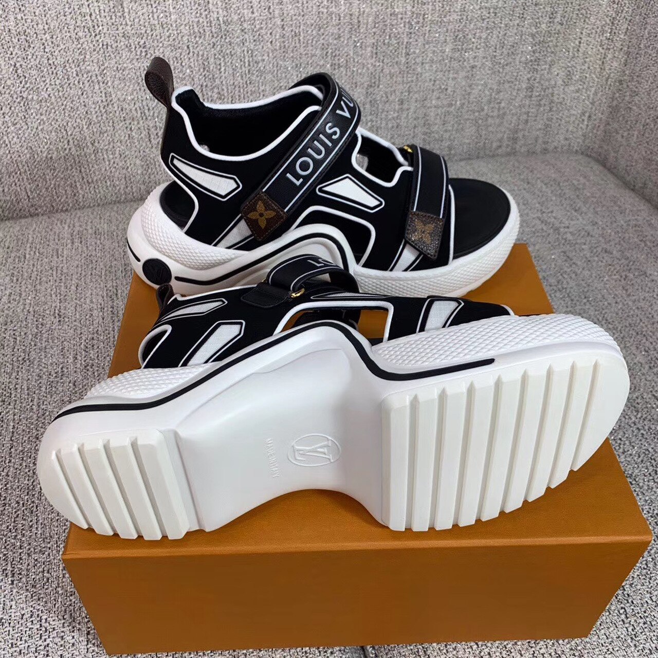 Louis Vuitton LV Archlight Flat Sandal Velvet Black/White For Women LV - Soul Replicas