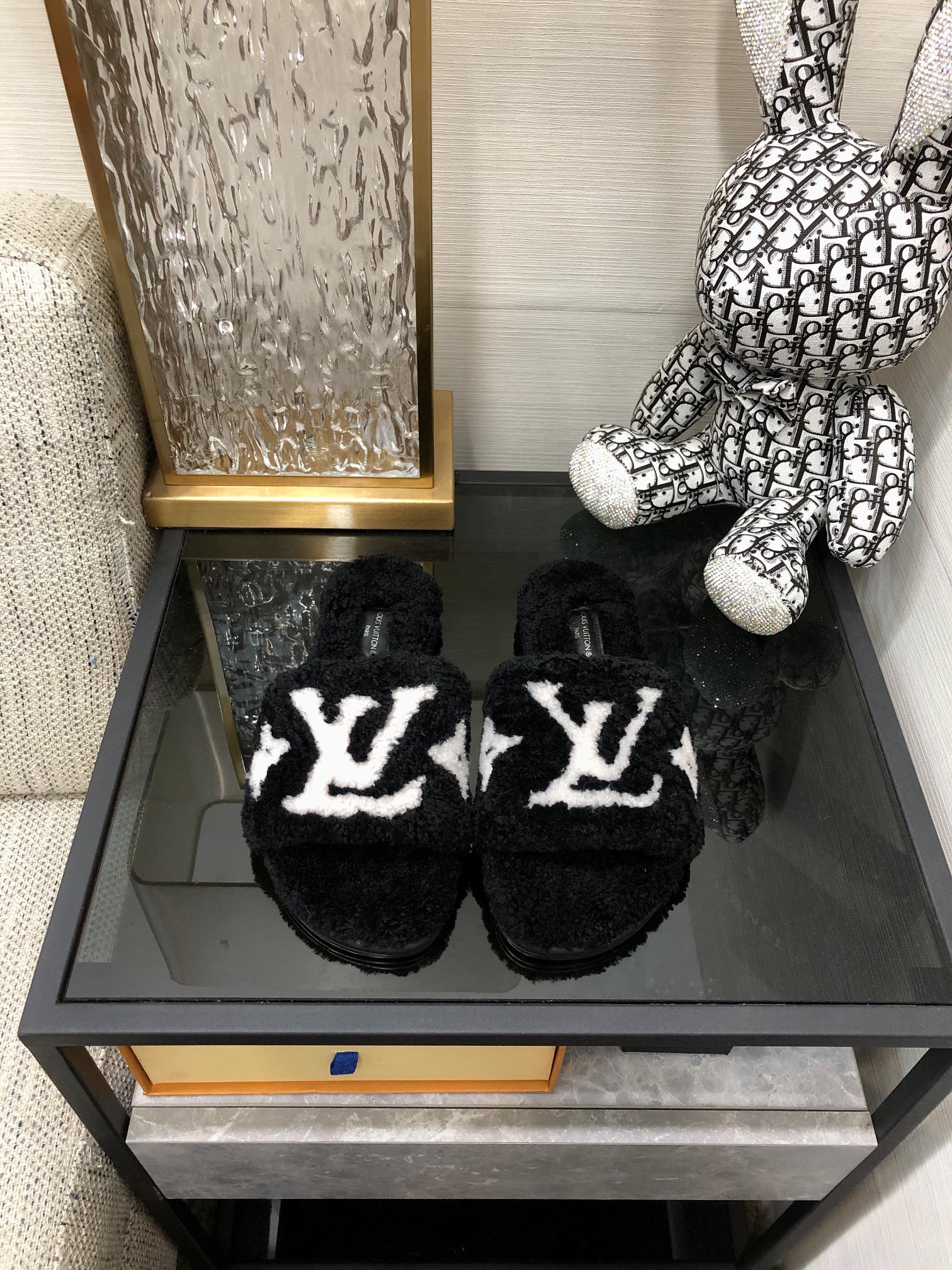 Louis Vuitton Women's Magnetic Flat Mule Black For Women LV - Soul Replicas