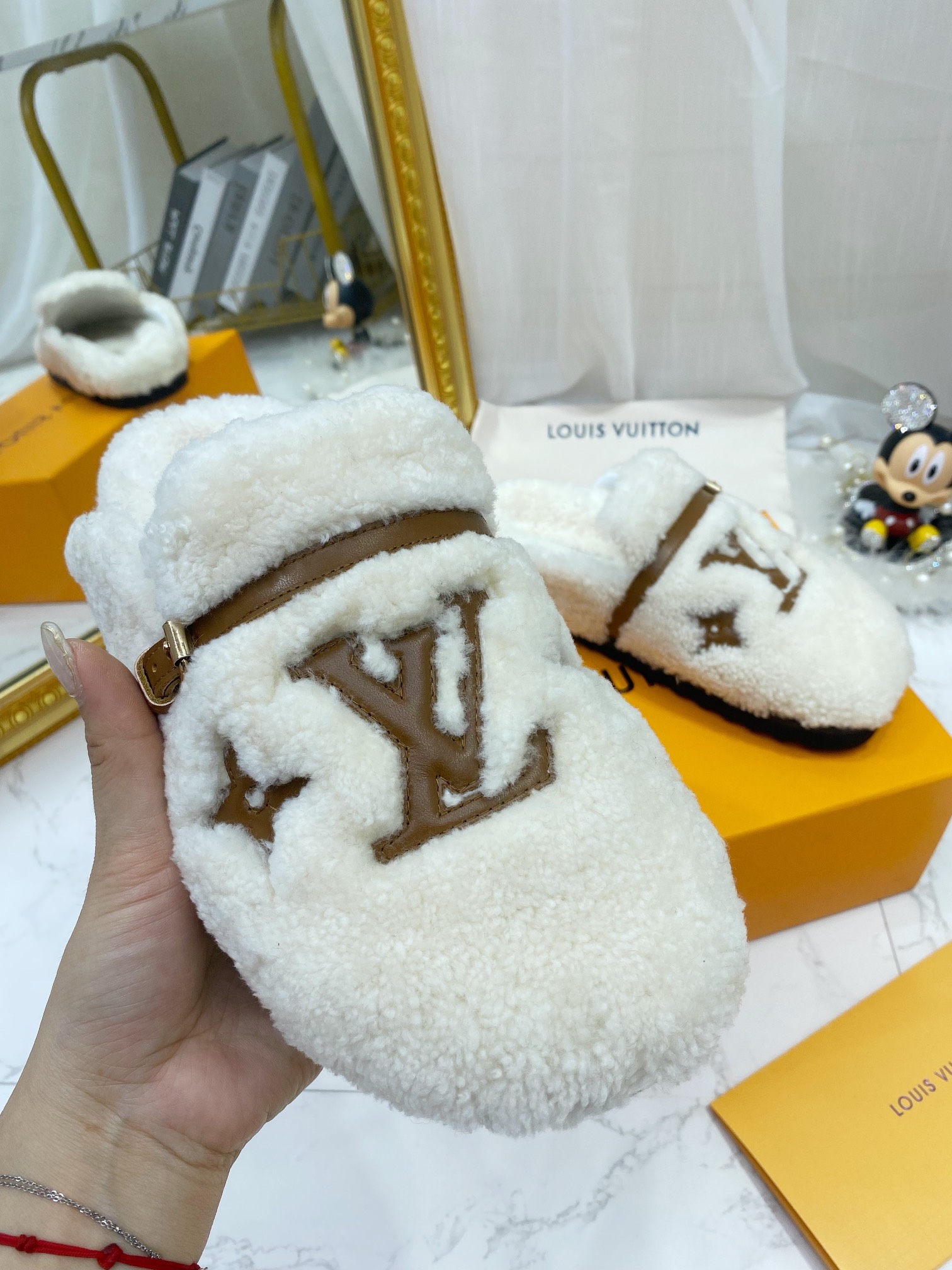 Louis Vuitton Women's Winterbreak Flat Comfort Mule White For Women LV - Soul Replicas