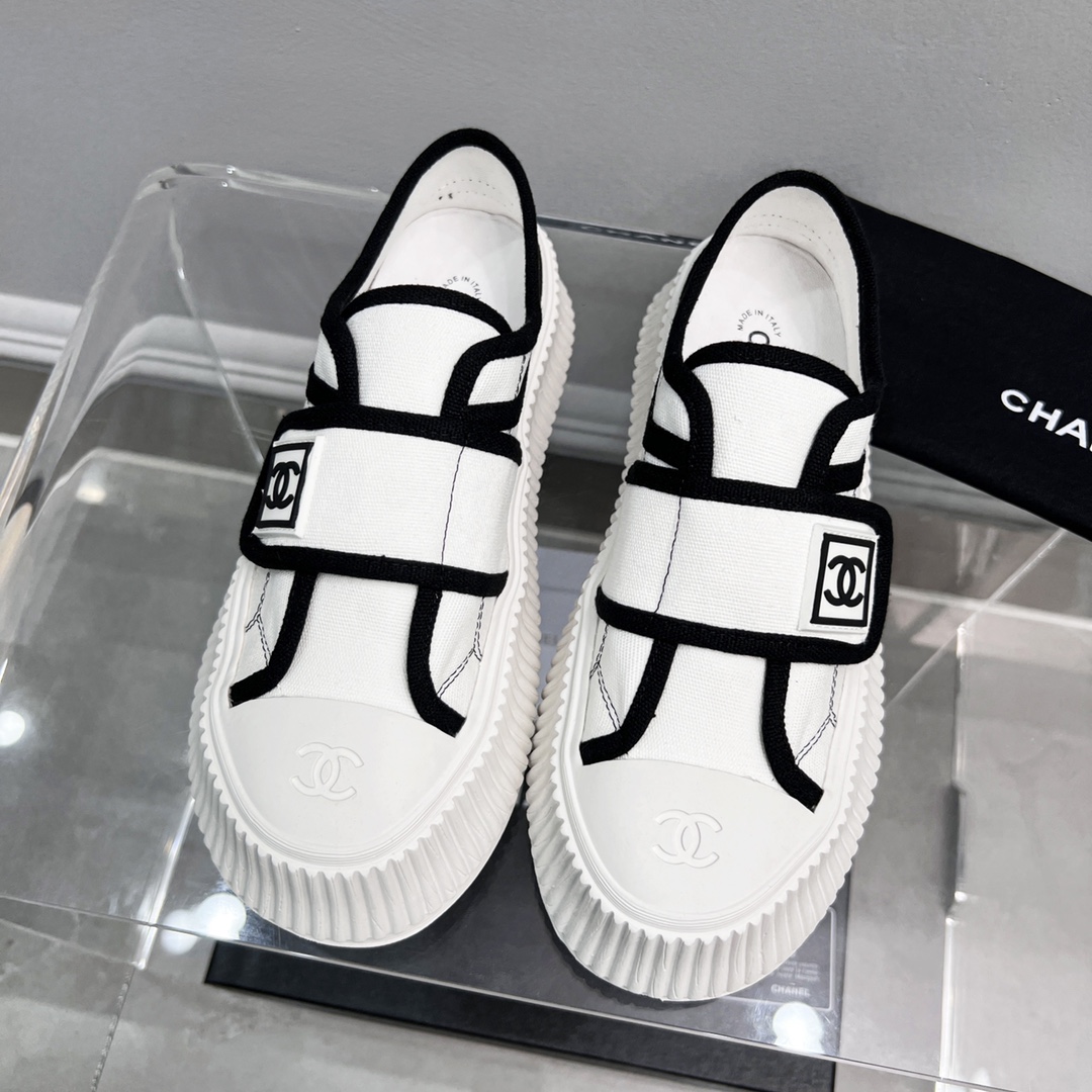 CHANEL WOMEN's Sneakers White For Women - Soul Replicas