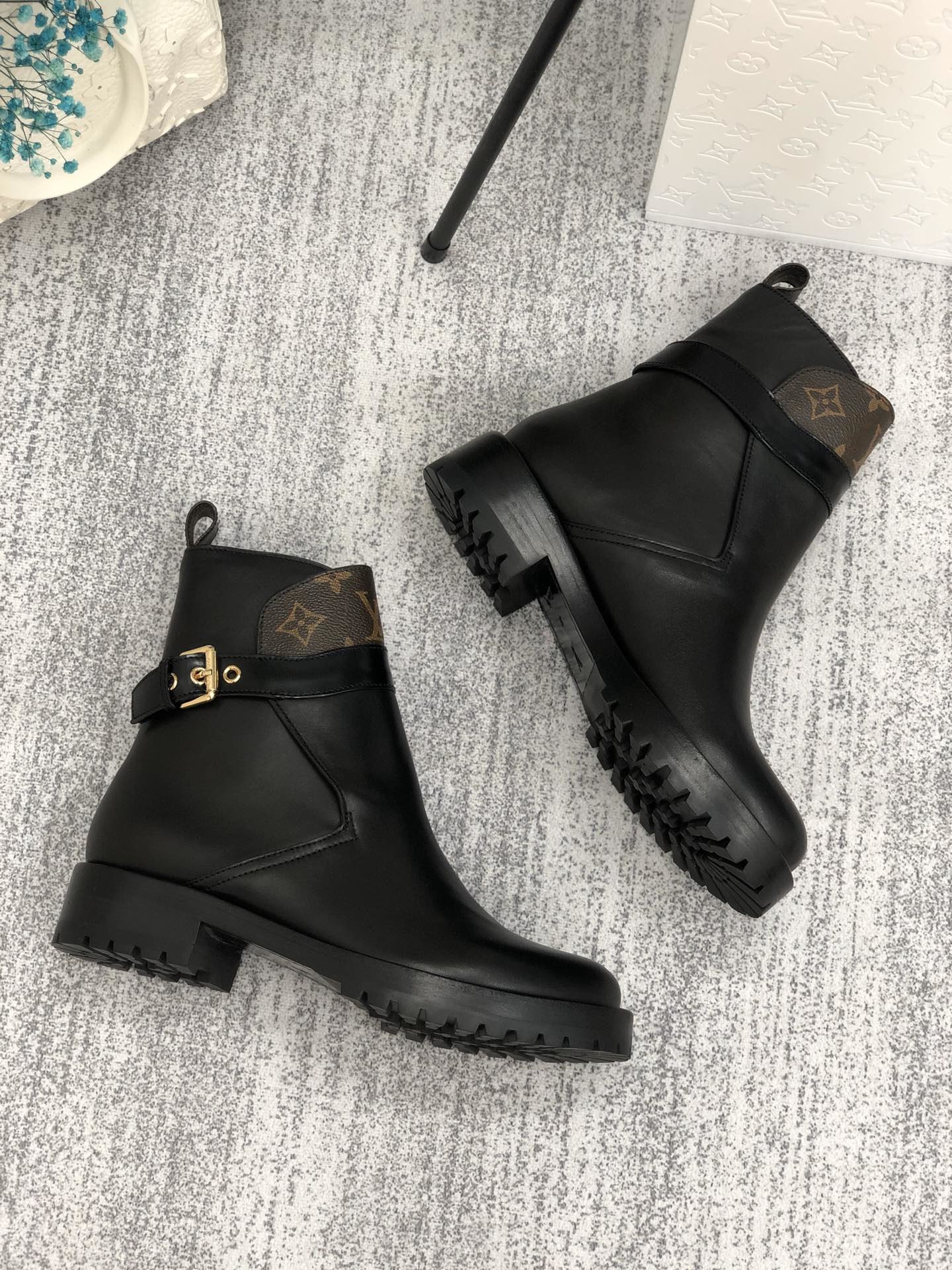 Louis Vuitton Discovery Flat Ankle Boot Black For Women LV - Soul Replicas