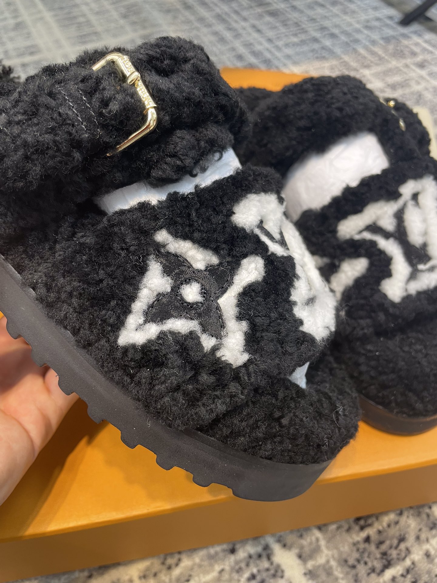 Louis Vuitton Women's Paseo Flat Comfort Mule Black For Women LV 1AACR8 - Soul Replicas