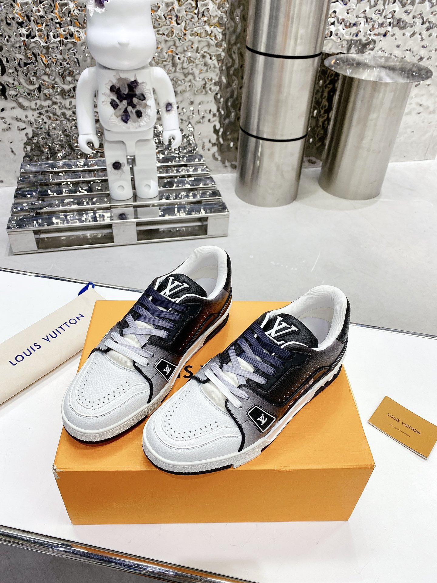 Louis Vuitton Women's LV Trainers Black For Women LV - Soul Replicas