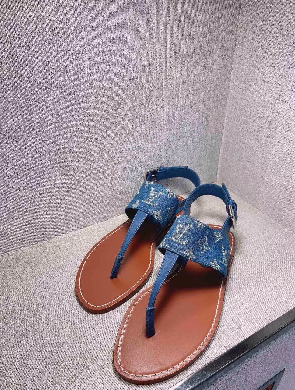 Louis Vuitton Starboard Flat Thong Sandal Monogram Denim Blue For Women LV 1A7RDP - Soul Replicas