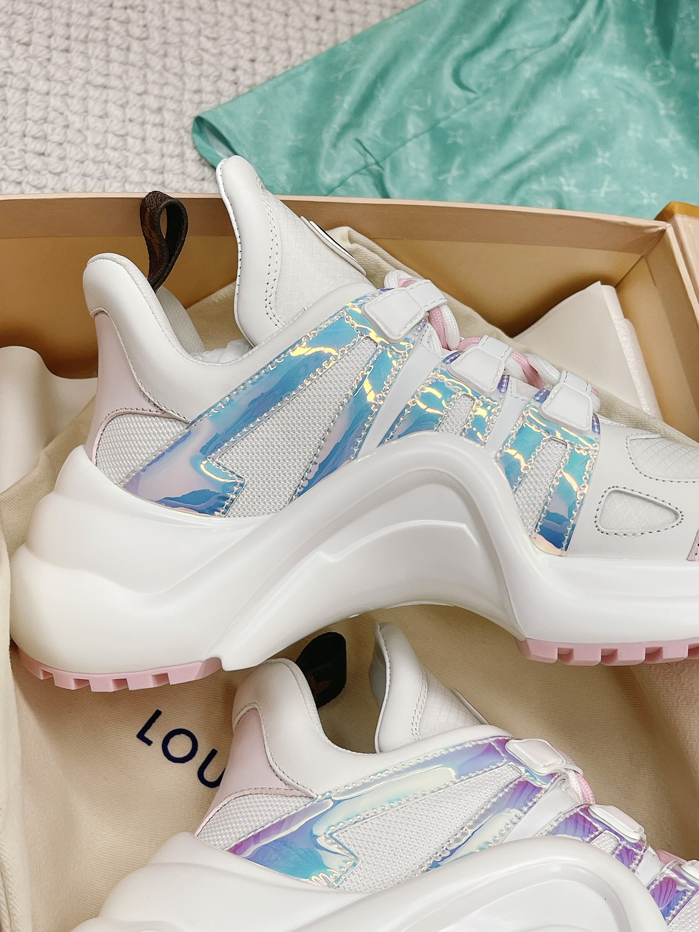 Louis Vuitton Women's LV Archlight Sneaker Pink For Women LV - Soul Replicas