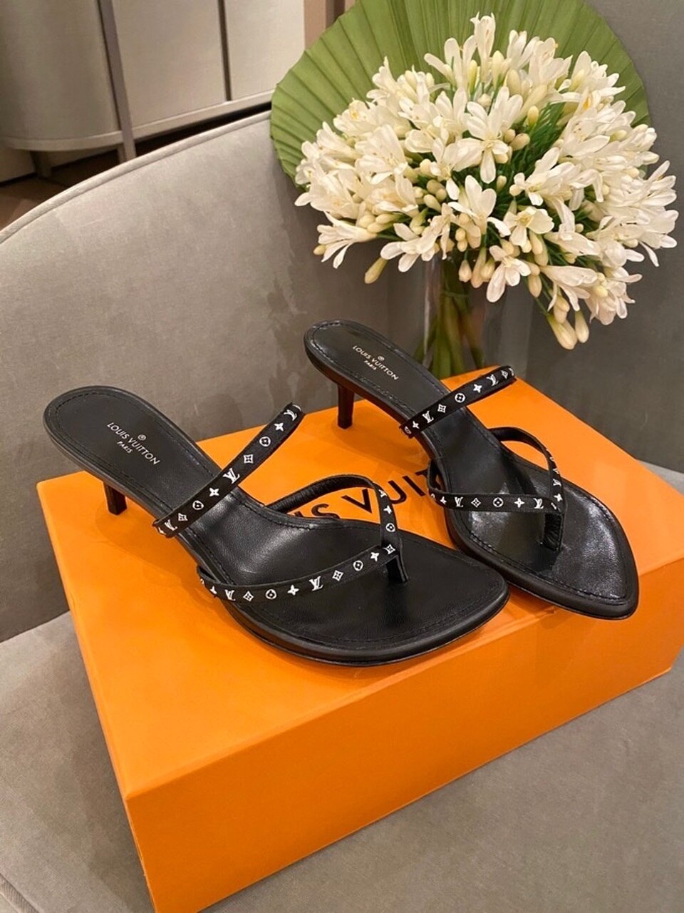 Louis Vuitton Citizen Thong Sandal Satin Black For Women LV - Soul Replicas