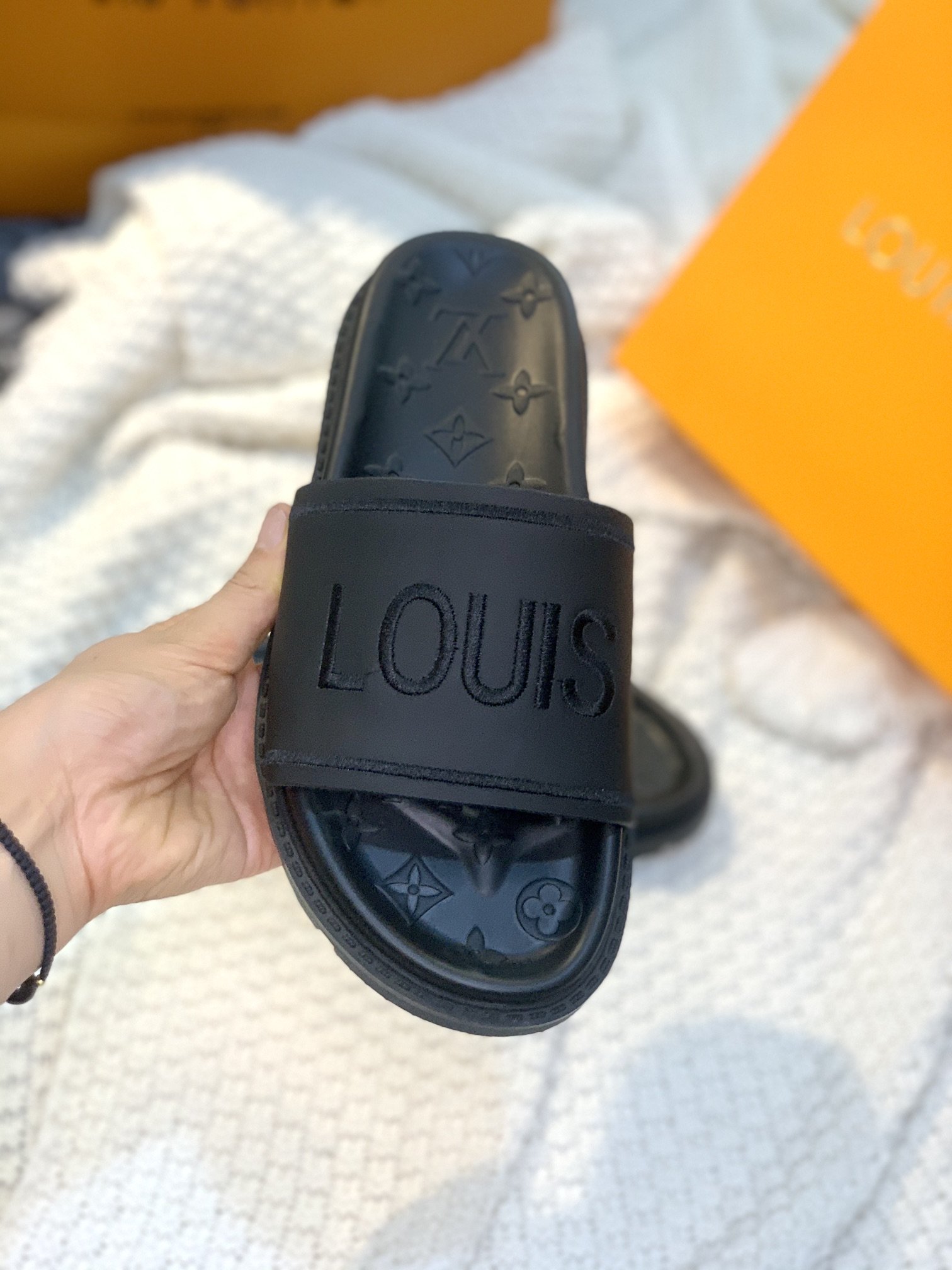 Louis Vuitton Women's Pool Pillow Flat Comfort Mule Black For Women LV - Soul Replicas