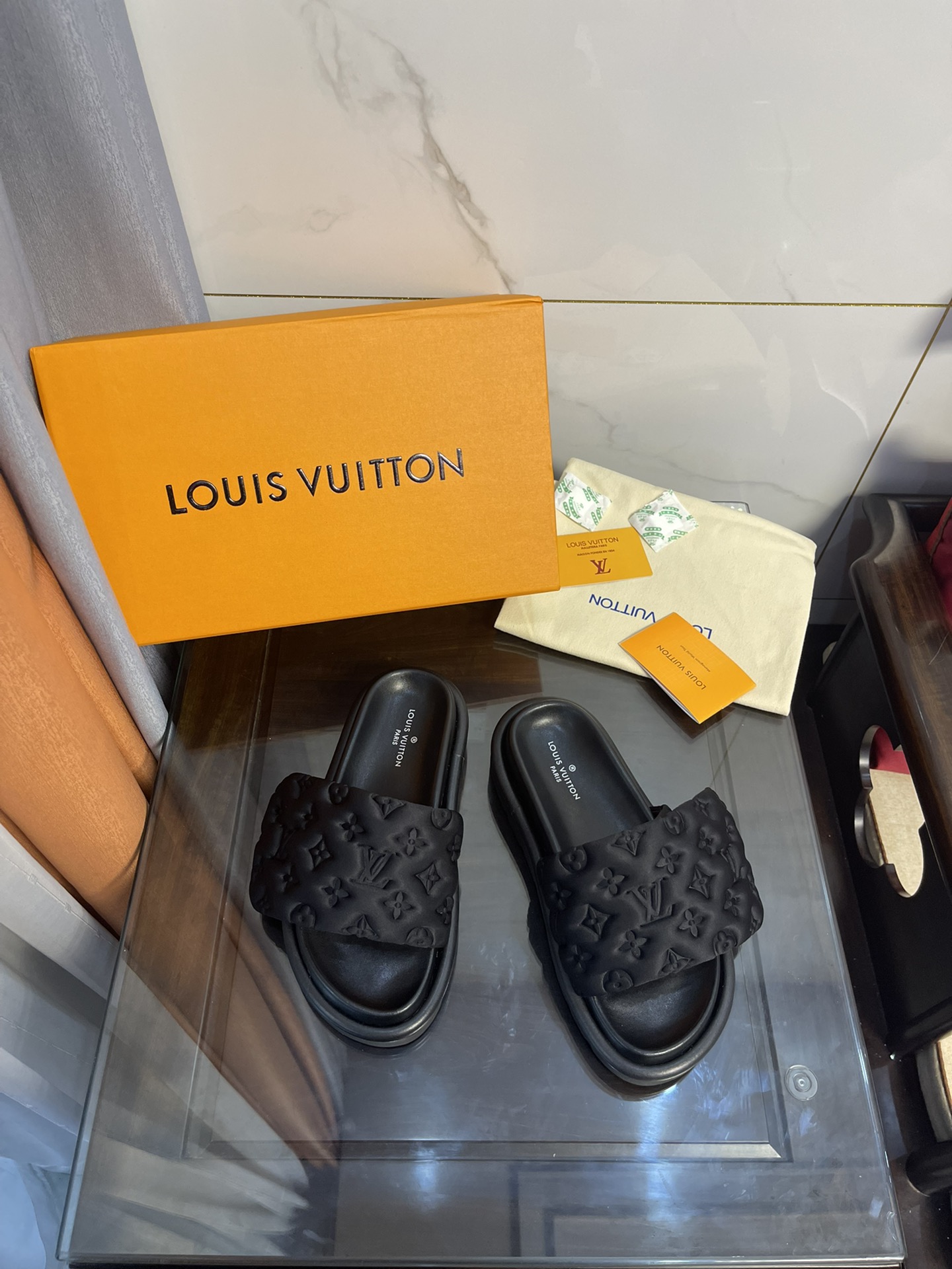 Louis Vuitton Women's Pool Pillow Comfort Flat Mule Black For Women LV 1AA1EF - Soul Replicas